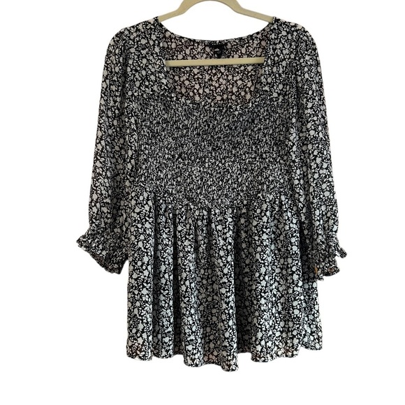 TORRID FLORAL SMOCKED PEPLUM BLOUSE - Picture 1 of 4